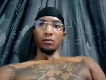 Gay sex chat with crackfamily381 - camgaychat.com - Britain
