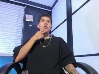 Gay sex chat with marcusevanss - camgaychat.com