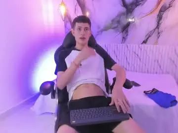 Gay sex chat with dannyflame1 - camgaychat.com