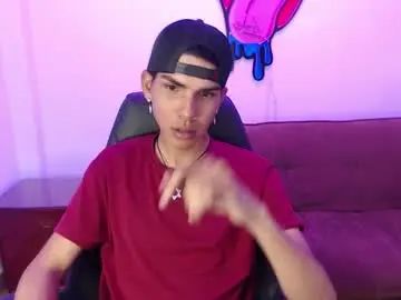 Gay sex chat with david_925_ - camgaychat.com - Britain