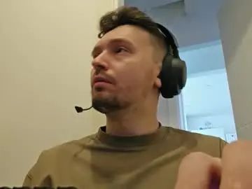 Gay sex chat with 8inchdude93 - camgaychat.com - Britain