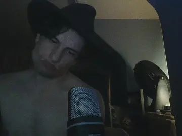 Gay sex chat with 44Alexthebard44 - camgaychat.com