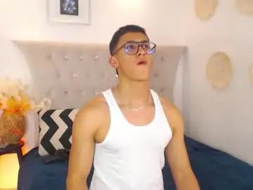 Gay sex chat with salvadorfit_ - camgaychat.com - Britain