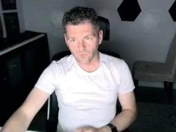 Gay sex chat with cuck_yuu - camgaychat.com - Britain