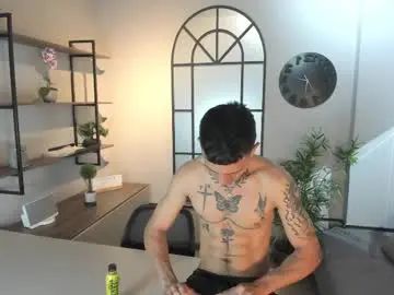 Gay sex chat with mrjustin_ - camgaychat.com