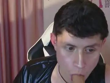 Gay sex chat with noha_07 - camgaychat.com - Britain