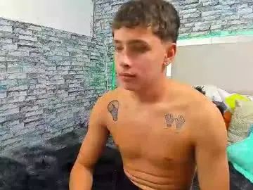 Gay sex chat with julian_wolf18 - camgaychat.com - Britain