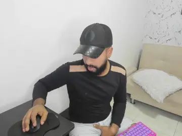 Gay sex chat with MaleSmell7 - camgaychat.com - Britain