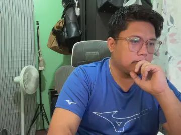 Gay sex chat with panda_____ - camgaychat.com