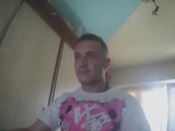 Gay sex chat with valentino919 - camgaychat.com - Britain