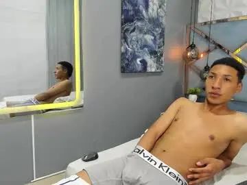 Gay sex chat with domminick18 - camgaychat.com - Britain