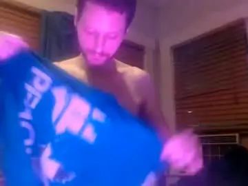 Gay sex chat with nikki_loverboy_holfulofcum - camgaychat.com - Britain