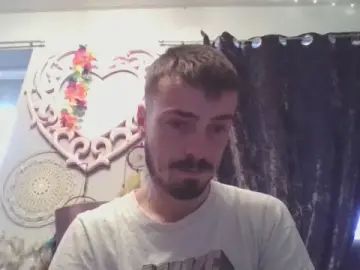 Gay sex chat with jaycoy22 - camgaychat.com - Britain