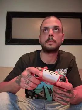 Gay sex chat with Klk27 - camgaychat.com - Britain