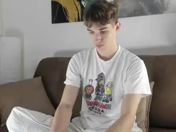 Gay sex chat with keithcozart1337 - camgaychat.com - Britain