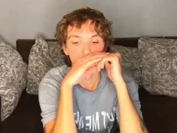 Gay sex chat with xavier_200 - camgaychat.com - Britain