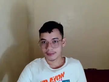 Gay sex chat with floriankeirxx_ - camgaychat.com - Britain