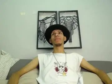 Gay sex chat with dylan_scotts - camgaychat.com - Britain