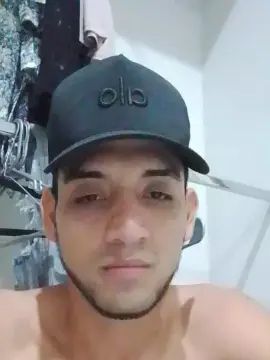 Gay sex chat with mquinade4 - camgaychat.com