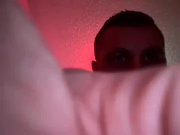Gay sex chat with welovesex765151 - camgaychat.com - Britain