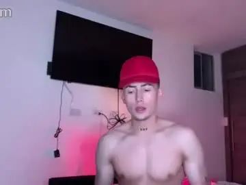 Gay sex chat with stronghardlatino - camgaychat.com - Britain