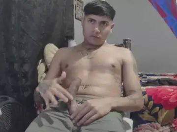 Gay sex chat with Miguebarrio - camgaychat.com - Britain