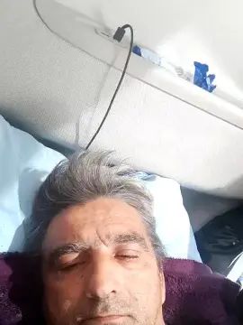 Gay sex chat with Petru27 - camgaychat.com - Spain