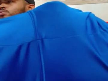 Gay sex chat with andrew_texeira - camgaychat.com