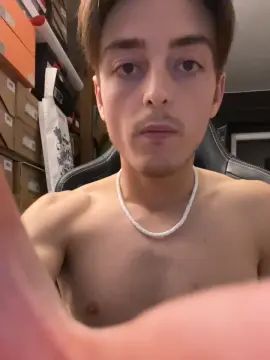 Gay sex chat with TeenCuteLoads - camgaychat.com - Britain