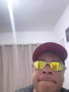 Gay sex chat with Lipedeluxoo - camgaychat.com - Portugal