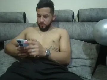 Gay sex chat with Arthur0023 - camgaychat.com - Britain