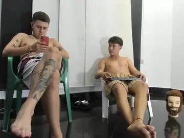 Gay sex chat with maximo__77 - camgaychat.com - Britain