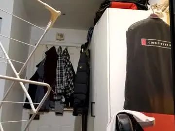 Gay sex chat with the_delivery_man_ - camgaychat.com - Britain