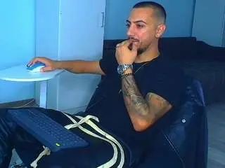 Gay sex chat with johnbigben - camgaychat.com