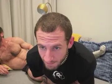 Gay sex chat with KingCal205 - camgaychat.com - Britain