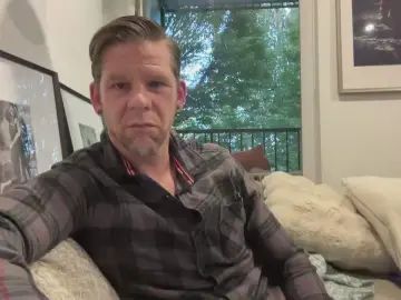 Gay sex chat with Hometown_hero - camgaychat.com - Britain