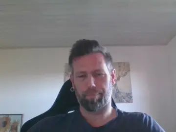 Gay sex chat with gottalop1 - camgaychat.com - Britain
