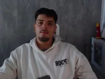 Gay sex chat with andruwolsom - camgaychat.com - Britain