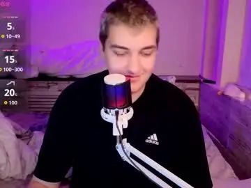 Gay sex chat with maxxluxx - camgaychat.com