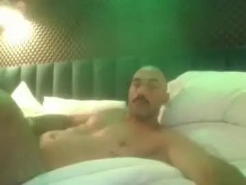Gay sex chat with alalalalallaalal - camgaychat.com - Britain