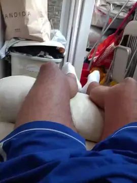 Gay sex chat with Tonyhard21 - camgaychat.com - Italy