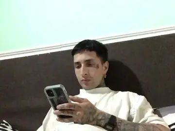 Gay sex chat with FantiFroil - camgaychat.com - Spain