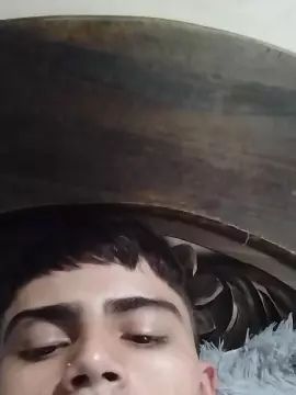 Gay sex chat with leen18 - camgaychat.com - Spain