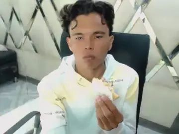 Gay sex chat with AngelIzuso - camgaychat.com - Portugal