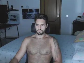 Gay sex chat with adamo_sexy02 - camgaychat.com - Italy