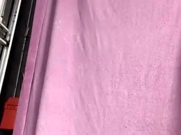 Gay sex chat with somethinglikethat123 - camgaychat.com - Britain