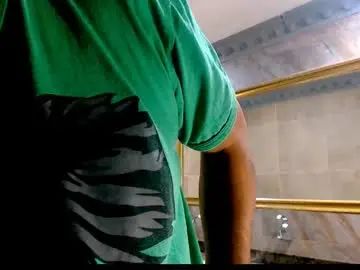 Gay sex chat with ricolinis - camgaychat.com - Britain
