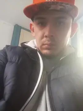 Gay sex chat with Nicopijonn - camgaychat.com - Britain