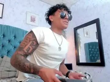 Gay sex chat with dark_lunna - camgaychat.com - Britain