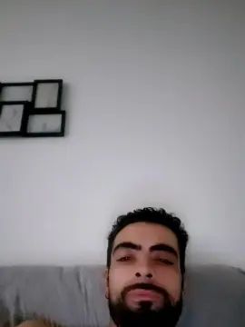 Gay sex chat with lion944 - camgaychat.com - Italy